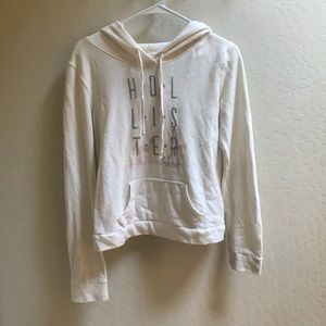 white hollister sweatshirt
